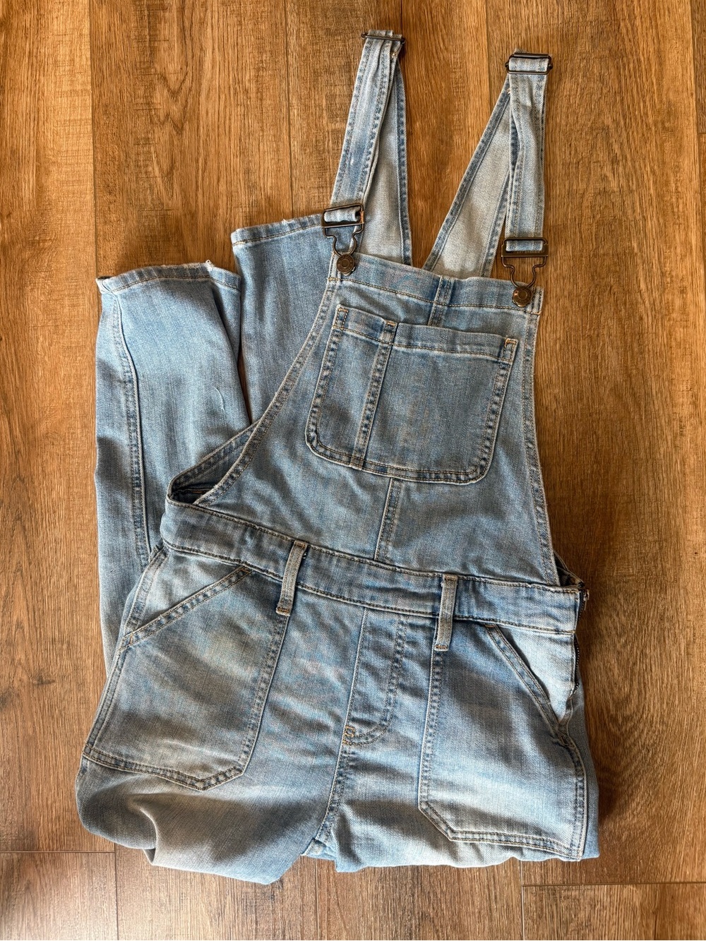 GAP Light Wash Denim Overalls XS Distressed Skinny Adjustable Bib Jeans
